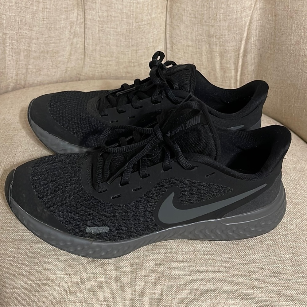 Nike Revolution kids 4y